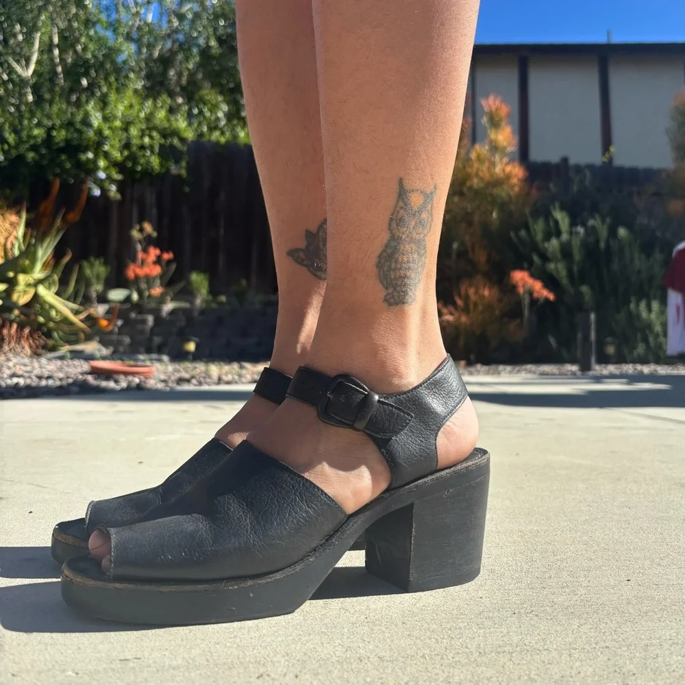 Heels - Picture 5 of 9